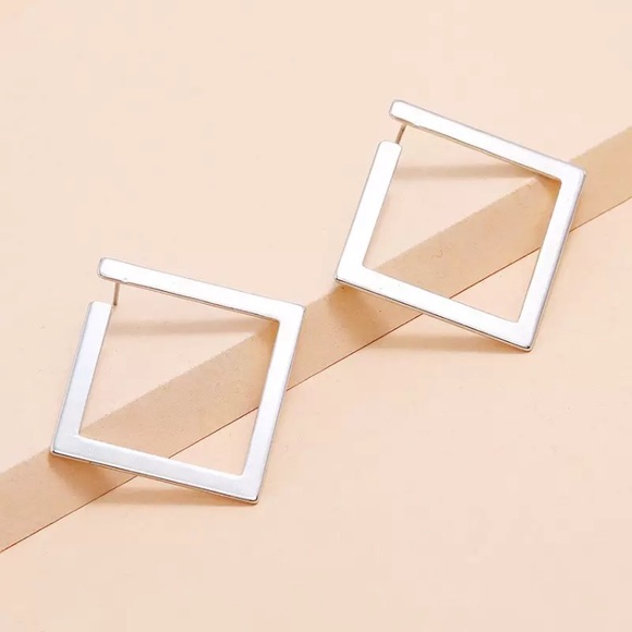 “Inclined” Square Geometric Retro Unique Minimalist Simple Stud Earrings - Picture 8 of 11